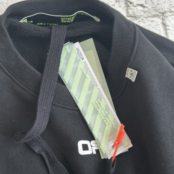 Off White Crew Sweater - Picture 8 of 14